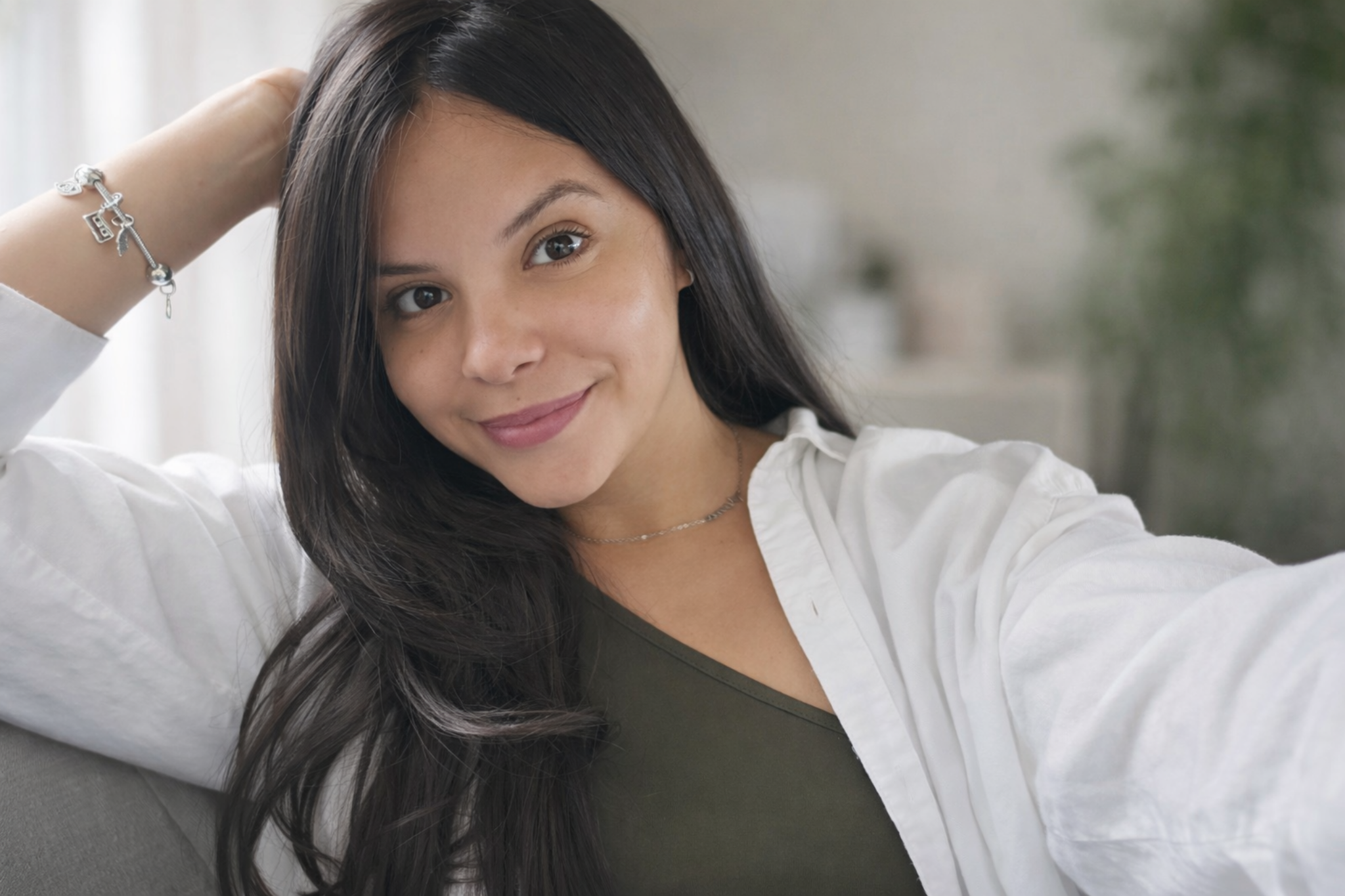 Angelika Burgos, author